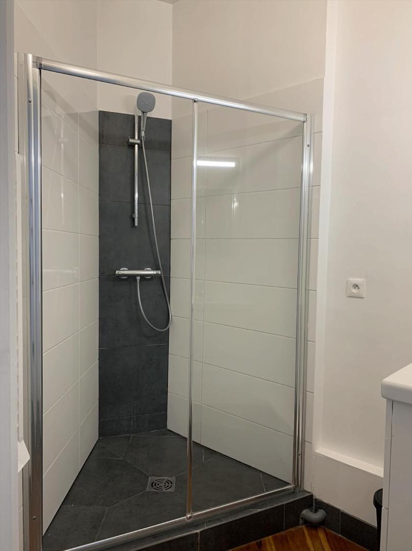 Appartement 2 Chambres Avec Parking, Proche Metro Lille Kültér fotó